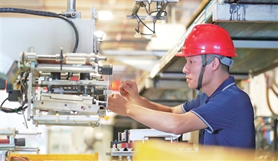 凡资配 劳模风采·全国劳动模范｜李永国：一丝不苟攻克“一丝距离”的创新尖兵