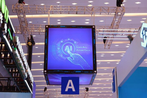 亿正策略 AI赋能中国上市公司出海 境外收入逼近10万亿