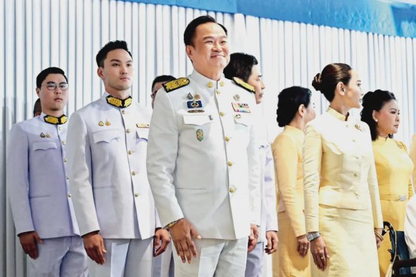 牛达人配资 “不休假、不放假、非必要不请病假”